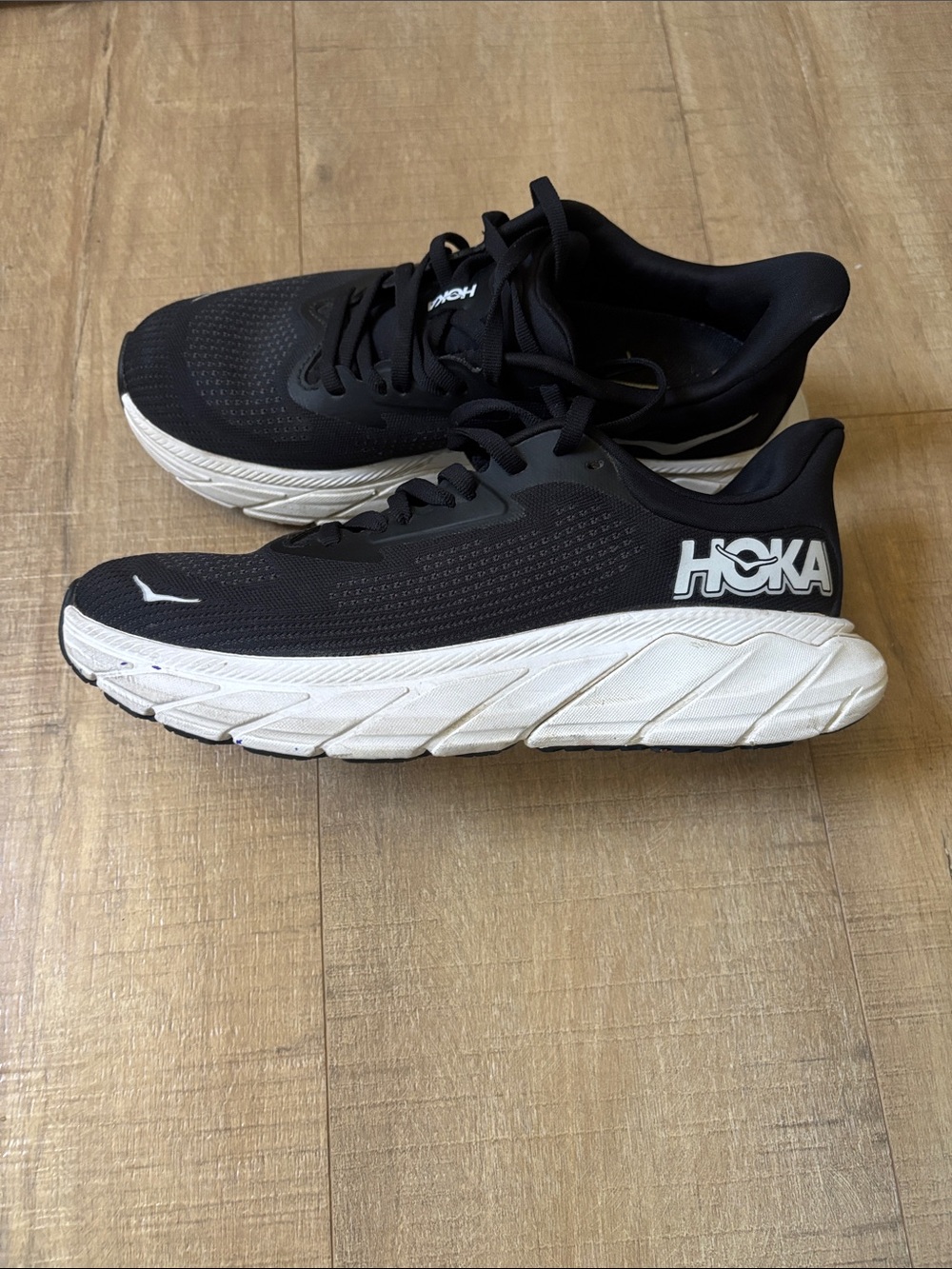 Hoka Arahi 7 one one women’s 7.5 running